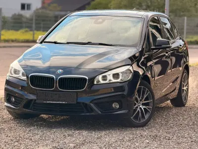 Gebraucht BMW 218 Active Tourer Basis 150 PS (110 kW) 2015 Schwarz Van / Kleinbus