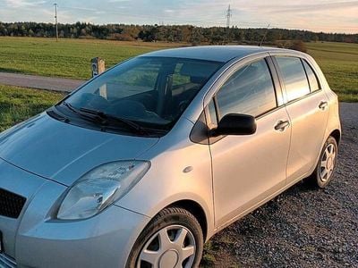 Gebraucht Toyota Yaris 87 PS (63 kW) 2007 Silber Kleinwagen