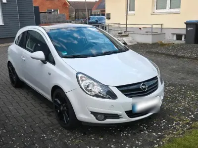 Gebraucht Opel Corsa Color Edition 89 PS (65 kW) 2010 Weiß Kleinwagen