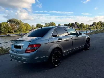 Gebraucht Mercedes C220 170 PS (125 kW) 2009 Grau Limousine