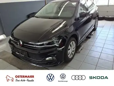 Gebraucht VW Polo Active 110 PS (80 kW) 2021 Deep black perleffekt Kleinwagen