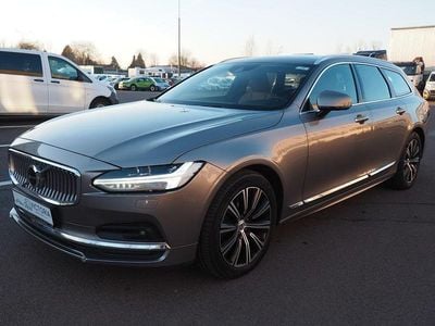 Grau Gebraucht 2021 Volvo V90 Inscription Kombi | 27.990 € (Guter Preis)