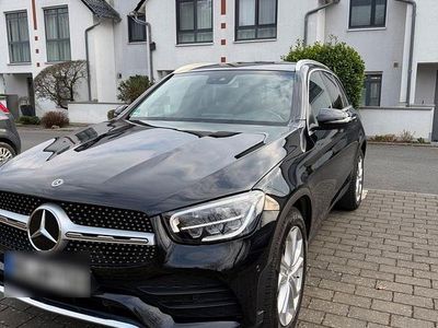 Second-hand Mercedes GLC300 AMG line 245 CP (180 kW) 2019 Negru SUV