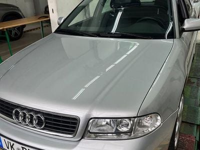 Gebraucht Audi A4 125 PS (91 kW) 2000 Silber Limousine