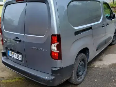 Gebraucht Toyota Proace City City 131 PS (96 kW) 2025 Silber Van / Kleinbus