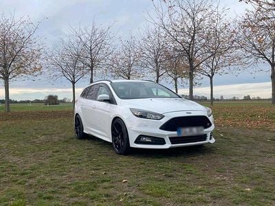 Usata Ford Focus ST 250 CV (183 kW) 2018 Bianco Station wagon