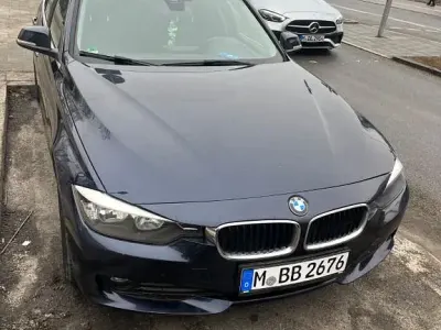 Gebraucht BMW 320 Luxury Line 184 PS (135 kW) 2013 Blau Kombi