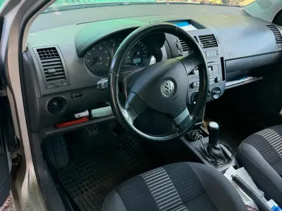 Gebraucht VW Polo 69 PS (50 kW) 2009 Silber Kleinwagen