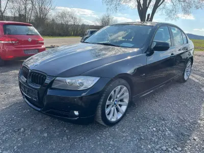 Gebraucht BMW 320 170 PS (125 kW) 2010 Black sapphire metallic Limousine