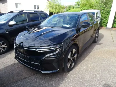 Gebraucht Renault Mégane IV Equilibre 96 kW (131 PS) 2023 Sternenschwarz Kleinwagen