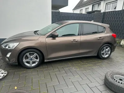 Usata Ford Focus Trend+ 125 CV (91 kW) 2018 Marrone Station wagon