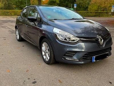 Gebraucht Renault Clio IV Intens 118 PS (86 kW) 2017 Grau Kleinwagen