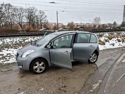 Gebraucht Toyota Yaris 88 PS (64 kW) 2007 Silber Kleinwagen