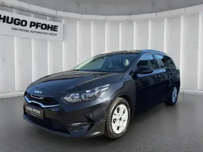 Używany Kia Ceed 120 KM (88 kW) 2023 Czarny Hatchback