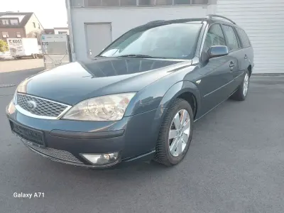 Usado Ford Mondeo Ambiente 125 CV (91 kW) 2006 Negro Berlina