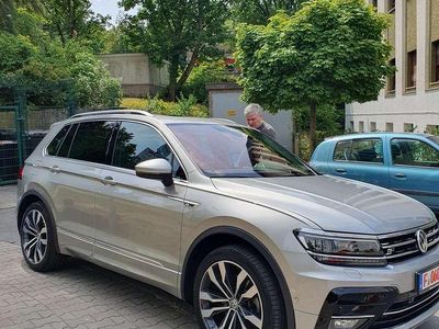 Grau Gebraucht 2019 VW Tiguan Highline SUV | 29.500 € (Guter Preis)