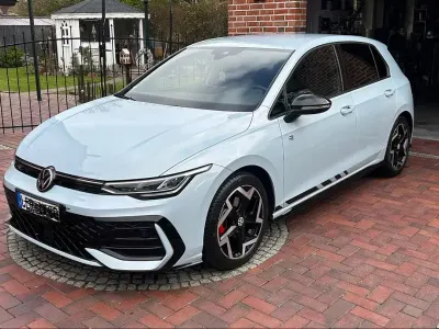Gebraucht VW Golf VIII R-line 150 PS (110 kW) 2025 Blau Limousine