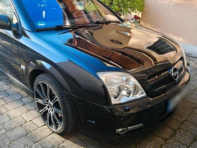 Begagnad Opel Signum 175 HK (128 kW) 2004 Svart Halvkombi