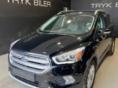 Gebraucht Ford Kuga Titanium 150 PS (110 kW) 2016 Schwarz SUV