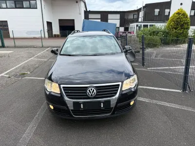 Gebraucht VW Passat Trendline 140 PS (102 kW) 2010 Schwarz Kombi