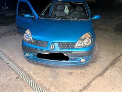 Second-hand Renault Clio II 75 CP (55 kW) 2001 Albastru Hatchback