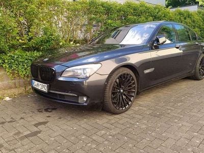 BMW 750