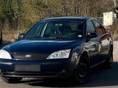 Gebraucht Ford Mondeo 110 PS (80 kW) 2001 Blau Limousine