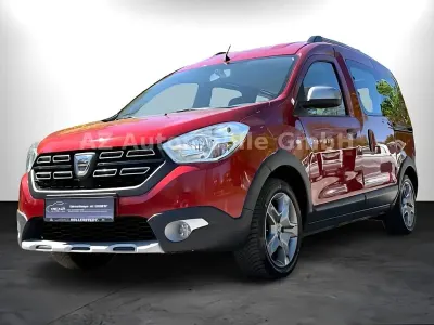 Gebraucht Dacia Dokker Stepway 95 PS (69 kW) 2020 Rot Van / Kleinbus