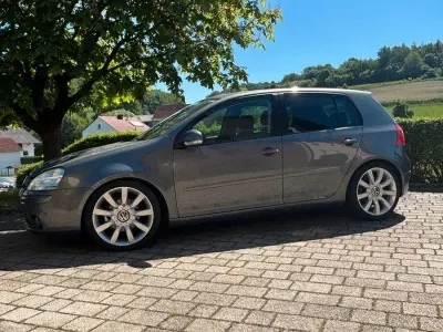 Gebraucht VW Golf IV Comfortline 102 PS (75 kW) 2005 Grau Limousine