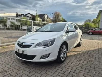 Gebraucht Opel Astra Sport 160 PS (117 kW) 2010 Weiß Limousine