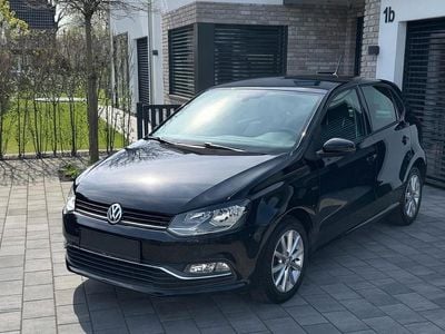 Begagnad VW Polo 90 HK (66 kW) 2015 Svart Halvkombi