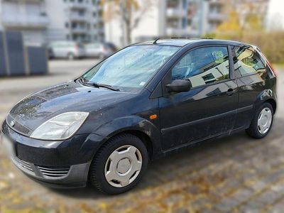 Second-hand Ford Fiesta 69 CP (50 kW) 2004 Negru Hatchback