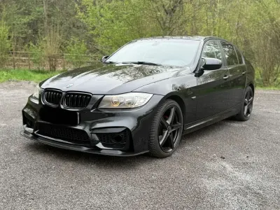 Gebraucht BMW 318 Sport Line 143 PS (105 kW) 2011 Schwarz Limousine