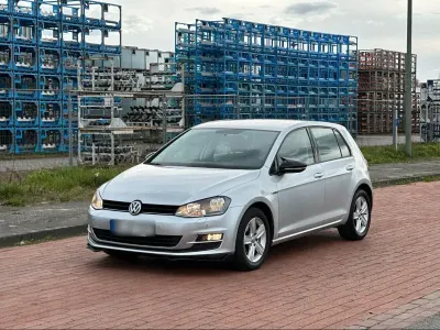 Gebraucht VW Golf VII Comfortline 105 PS (77 kW) 2014 Grau Limousine