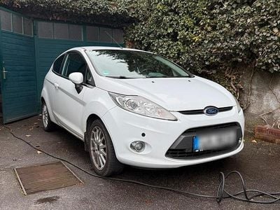 Gebraucht Ford Fiesta 98 PS (72 kW) 2009 Weiß Kleinwagen