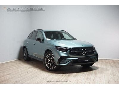 Verdesilber (metallic) Gebraucht 2024 Mercedes GLC300 SUV | 54.989 € (Superpreis)