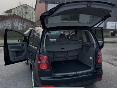 Gebraucht VW Touran Highline 140 PS (102 kW) 2009 Schwarz Van / Kleinbus
