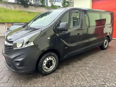 Gebraucht Opel Vivaro 145 PS (106 kW) 2017 Schwarz Van / Kleinbus
