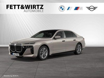 Gebraucht BMW 740 M Sport 299 PS (219 kW) 2025 Oxidgrau ii metallic Limousine