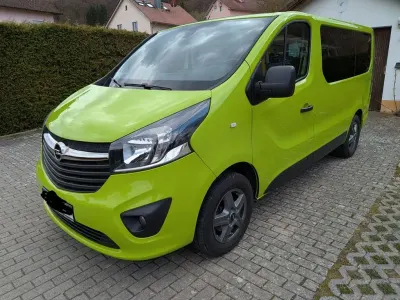 Gebraucht Opel Vivaro 145 PS (106 kW) 2017 Grün Van / Kleinbus