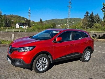 Begagnad Renault Kadjar Collection 131 HK (96 kW) 2017 Röd SUV