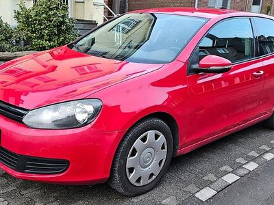 Gebraucht VW Golf VI 105 PS (77 kW) 2010 Rot Kleinwagen