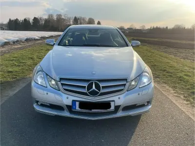 Usata Mercedes E350 231 CV (169 kW) 2009 Argento Coupé
