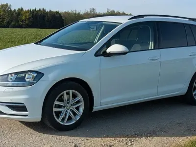Gebraucht VW Golf VII Comfortline 125 PS (91 kW) 2018 Weiß Kombi