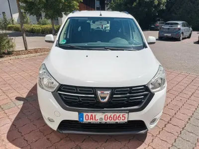 Gebraucht Dacia Lodgy Lauréate 102 PS (75 kW) 2017 Weiß Van / Kleinbus