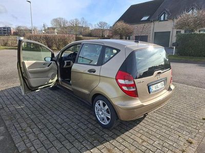 Usata Mercedes A150 Elegance 95 CV (69 kW) 2005 Oro Berlina