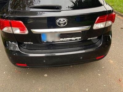 Usata Toyota Avensis 124 CV (91 kW) 2012 Nero Station wagon