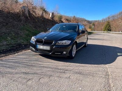 Gebraucht BMW 320 170 PS (125 kW) 2010 Schwarz Kombi