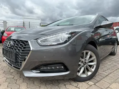 Gebraucht Hyundai i40 Space 136 PS (100 kW) 2019 Grün Kombi