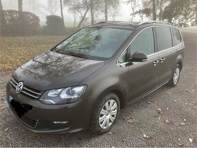 Gebraucht VW Sharan Comfortline 140 PS (102 kW) 2015 Braun Van / Kleinbus